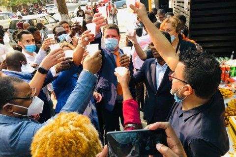 Utilize para ver mais